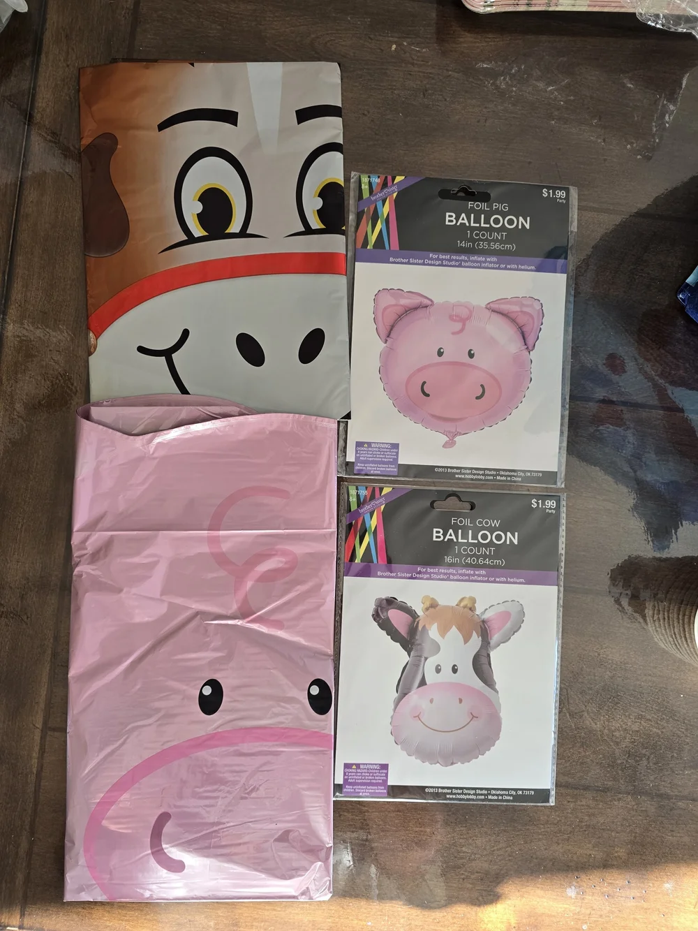 Pink Farm Animal Party Plates - Barn Design